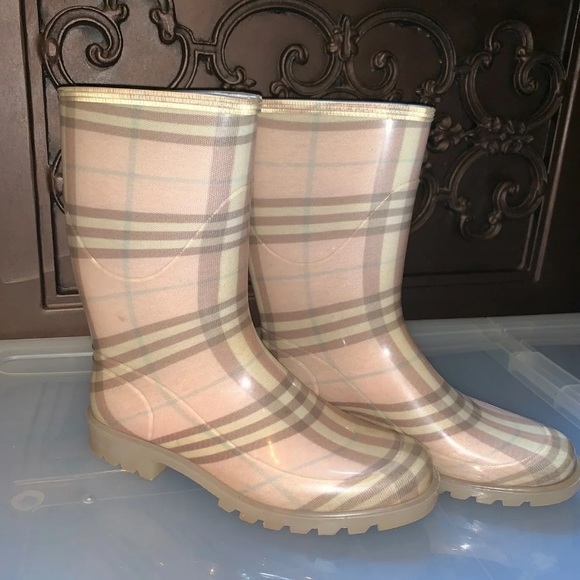 pink burberry rain boots